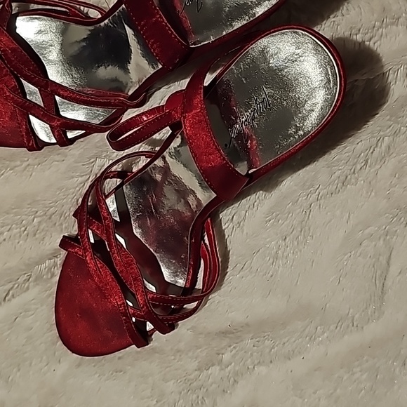 Jacqueline Ferrar Red Strappy Heels - Picture 5 of 7